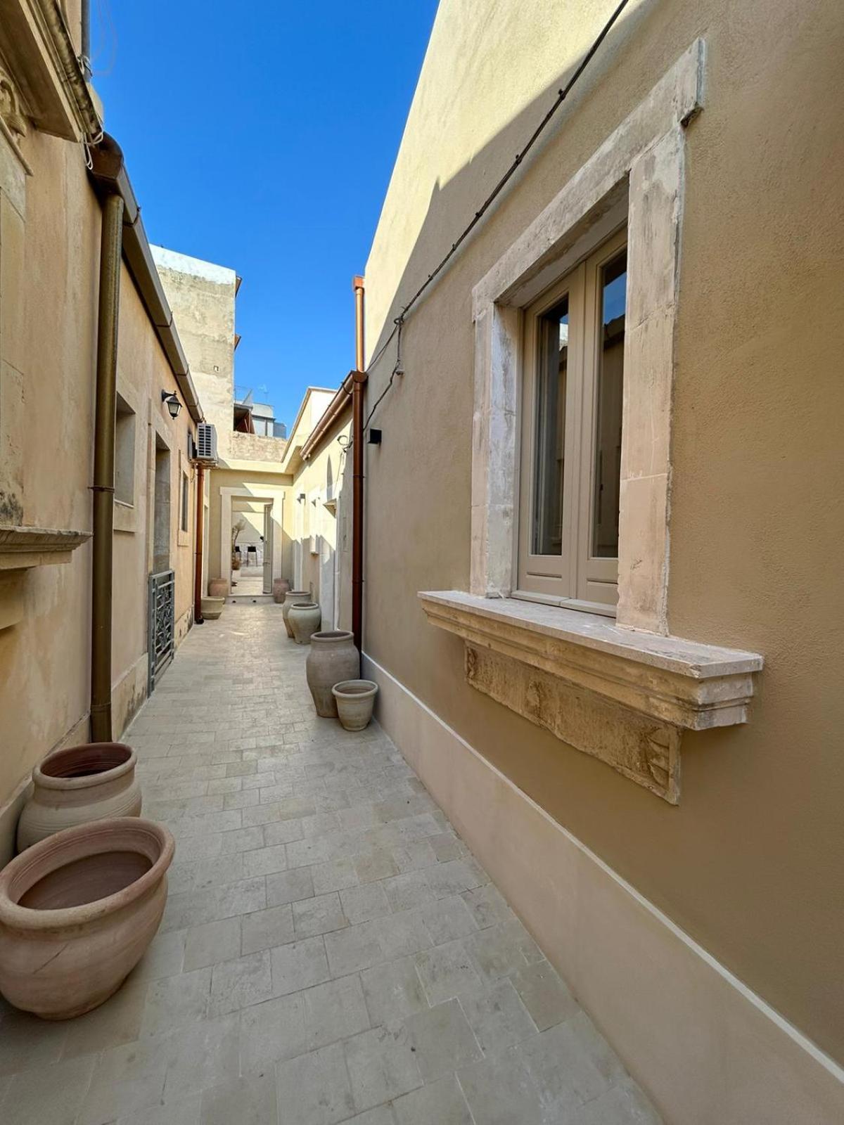 Notus Rooms Noto Exterior photo